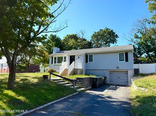 559 Dow Avenue, Oakhurst, NJ 07755