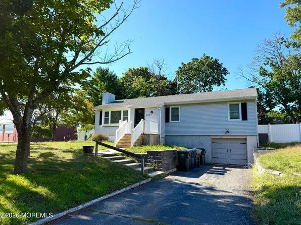 559 Dow Avenue, Oakhurst, NJ 07755