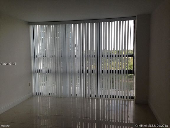 3rd image of 600 NE 36th St Penthouse 6
