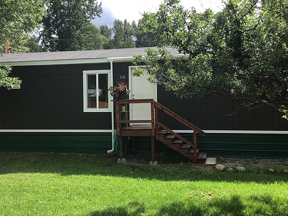 3rd image of 326 Pinewood Ln