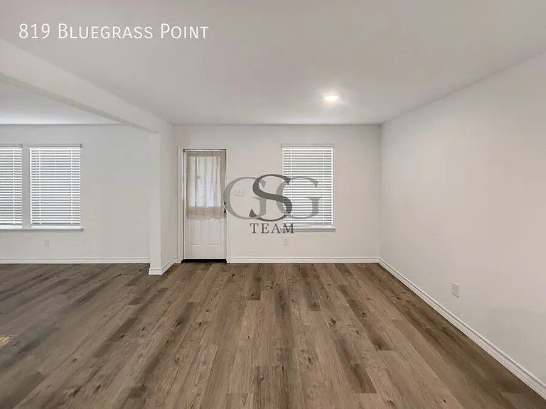 819 Bluegrass Point — Photo 21