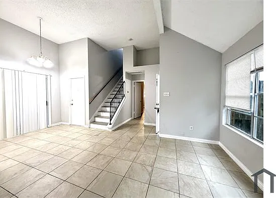 3 bed, 1223 sqft, $1,899 — Photo 3
