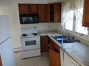 3rd image of 433 N Saint Bernard Dr