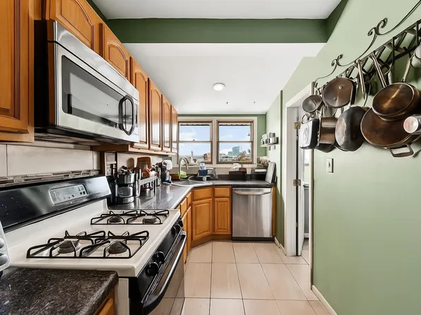 134 Ogden Avenue image 8 of 28