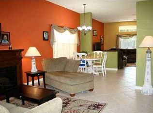 1136 Chinaberry Dr, Weston, FL 33327