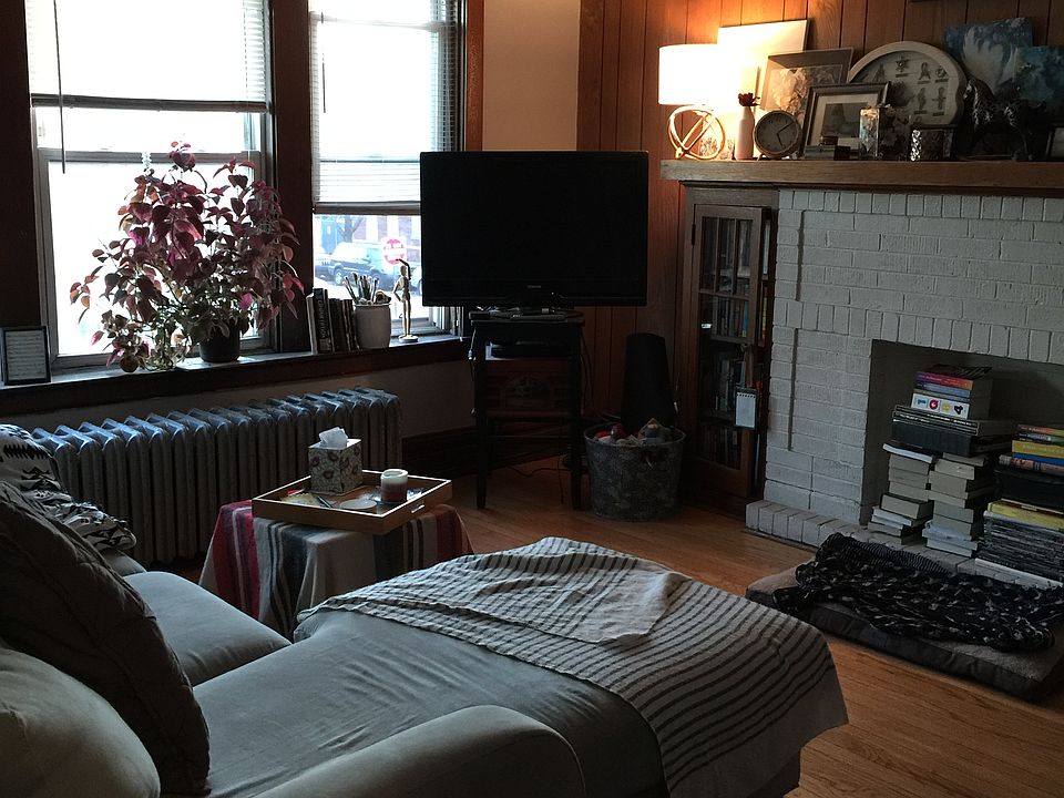1st image of 2820 W Diversey Ave