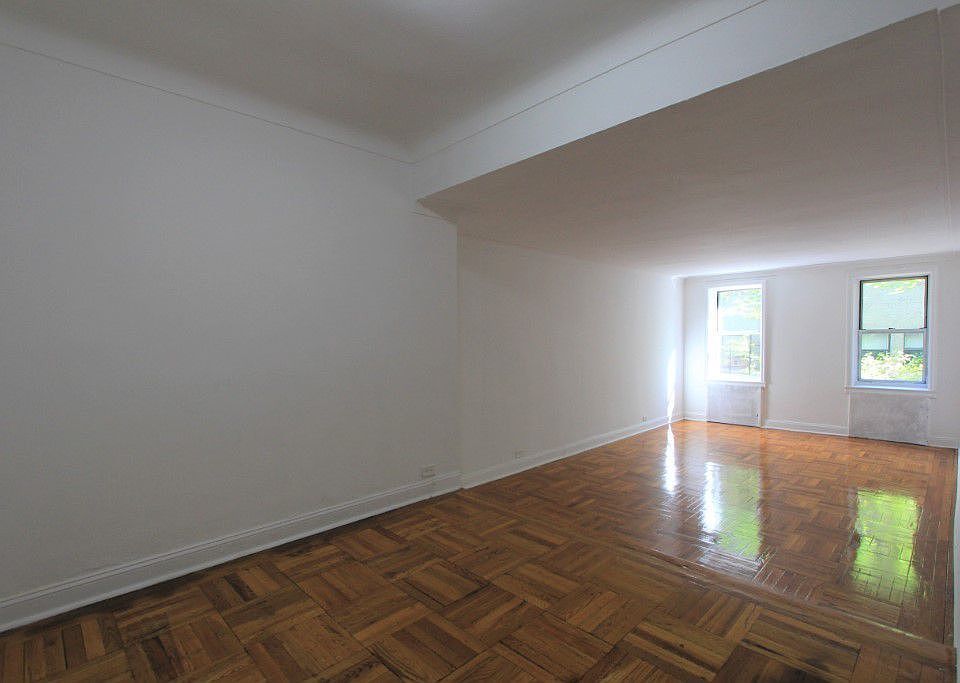 1st image of 41 Kew Gardens Rd APT 1A