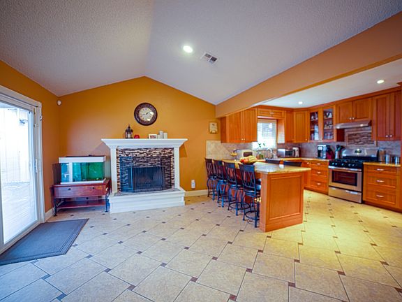 5th image of 1700 Judy Ct