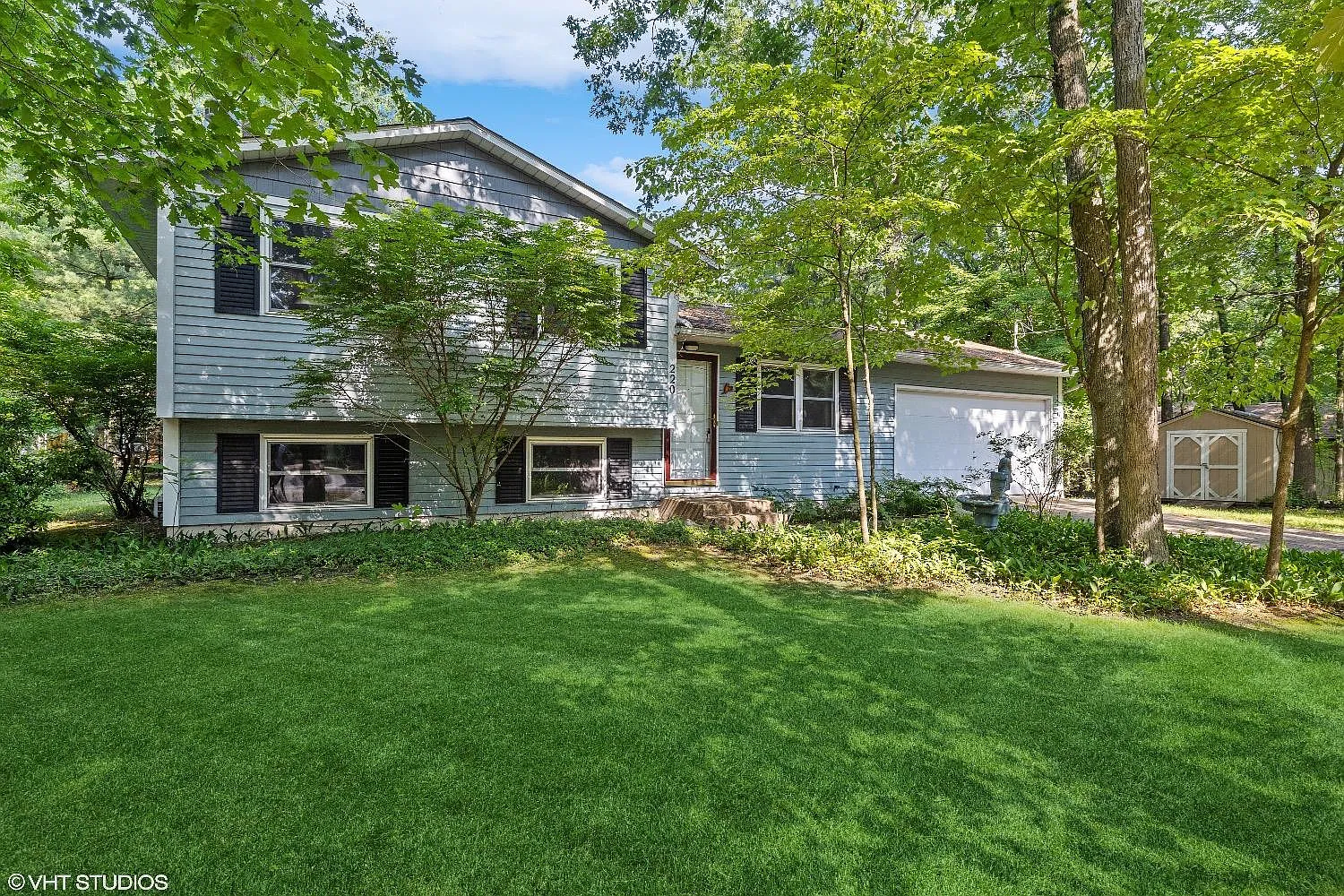 220 Dreamwold Way photo 1