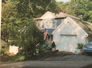 7 Saint Joans Pl, Sloatsburg, NY 10974