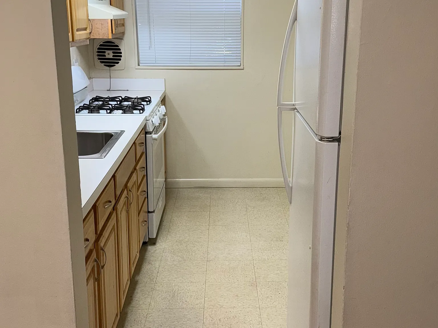 515 Silver Spring Ave — Photo 4