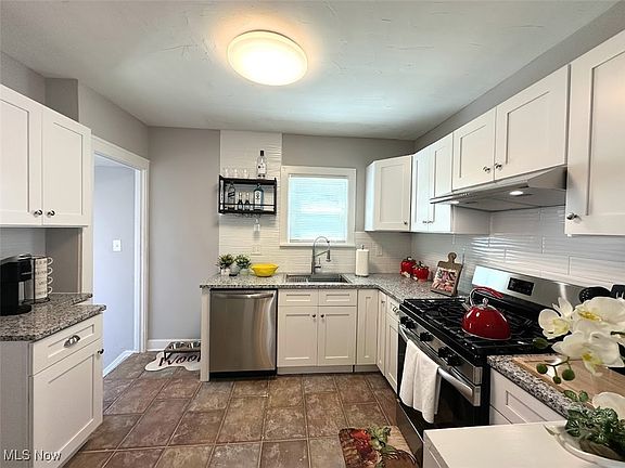 3rd image of 5515 Charles Ave