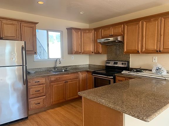3rd image of 899 Hillside Blvd APT 7