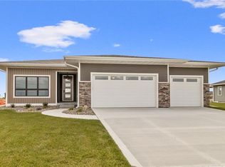1510 Ledges Dr, Ames, IA 50010
