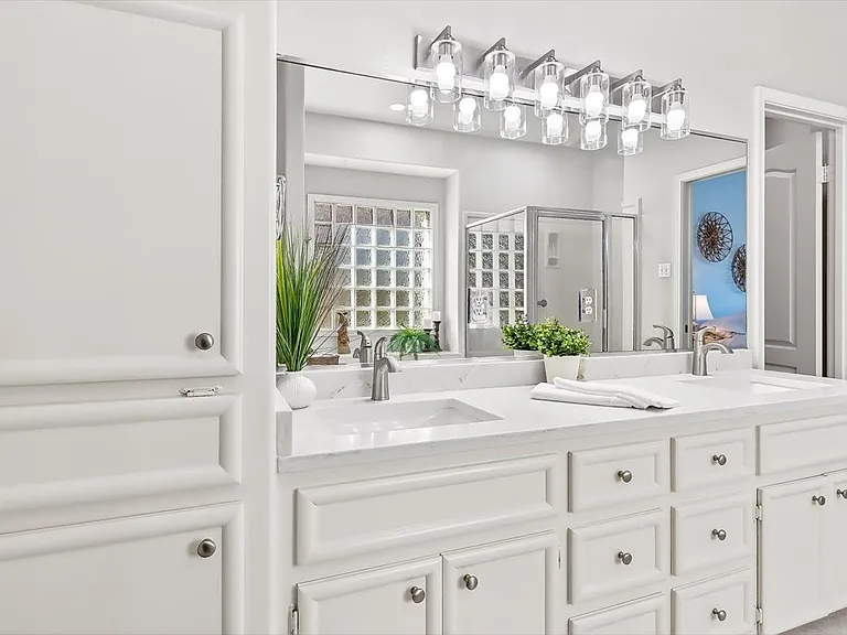 15222 Isla Pinta Ct — Photo 32