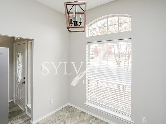 5th image of 213 Overbrook Ct