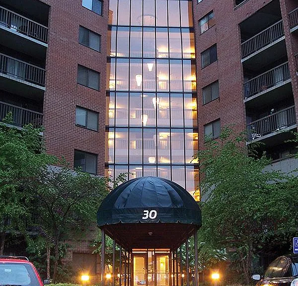 Kensington Place Apartments — Photo 20