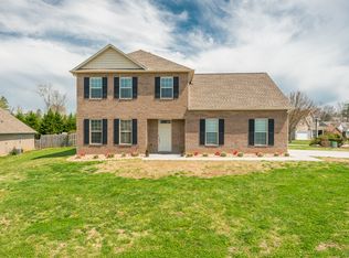 135 Gunter Dr, Lenoir City, TN 37772