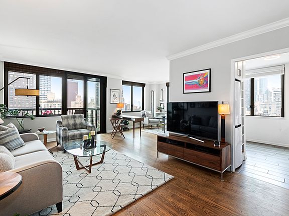 4th image of 300 E 54th St APT 19L