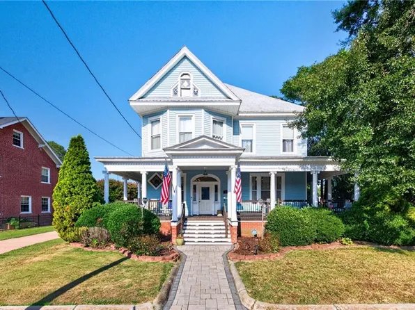 207 S Broad St, Suffolk, VA 23434