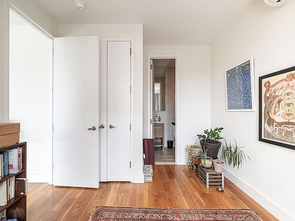 3rd image of 871 Bergen St APT 4B