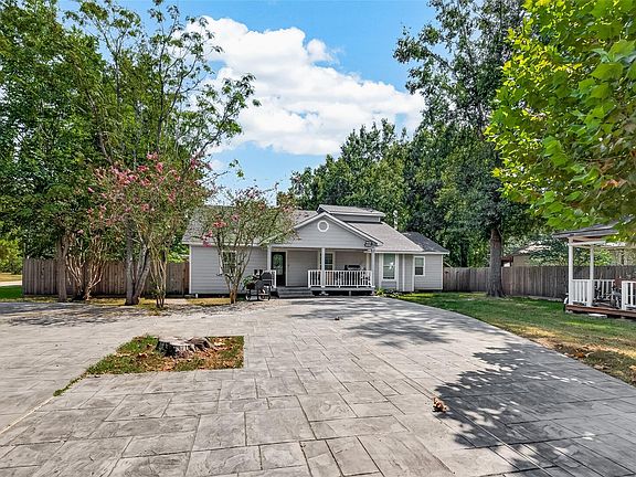 3rd image of 23554 Grasshopper Ct