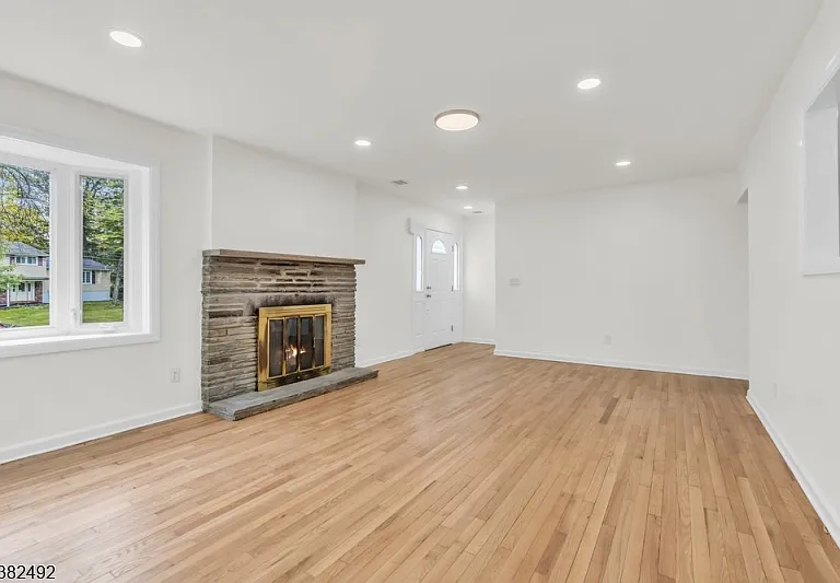 55 Orchard Dr — Photo 4