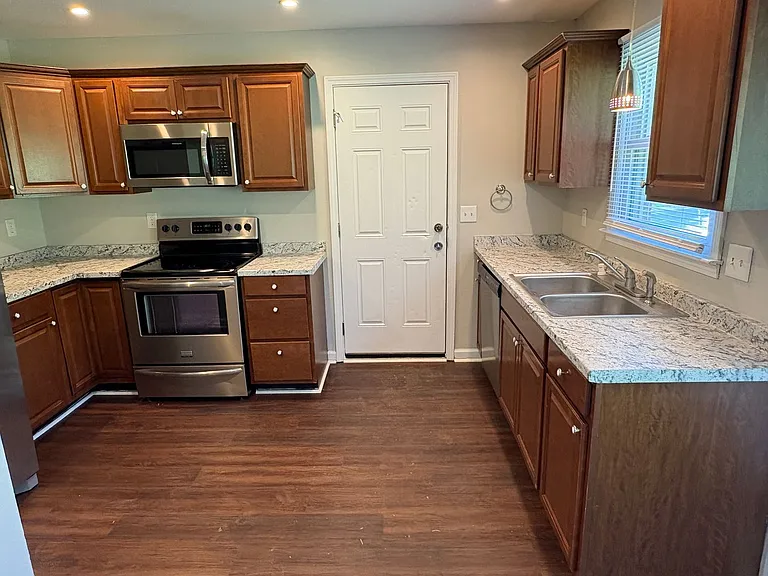 1710 Broadripple Dr — Photo 5