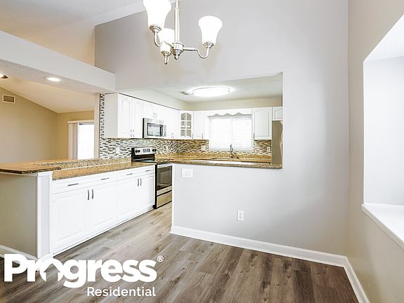 5th image of 8704 Lindenhurst Pl