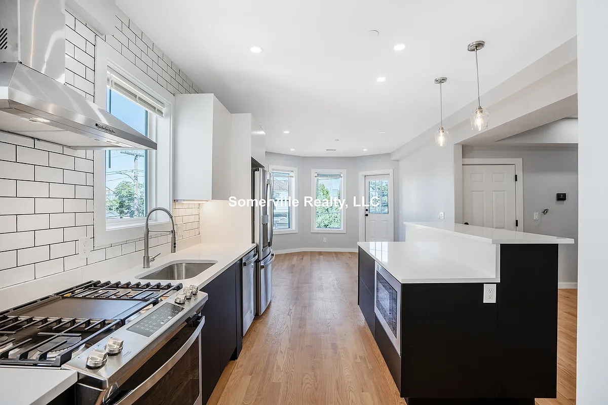 Building Photo - 27 Linden St #1