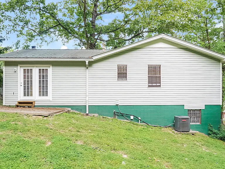 6518 Chrissy Dr — Photo 16