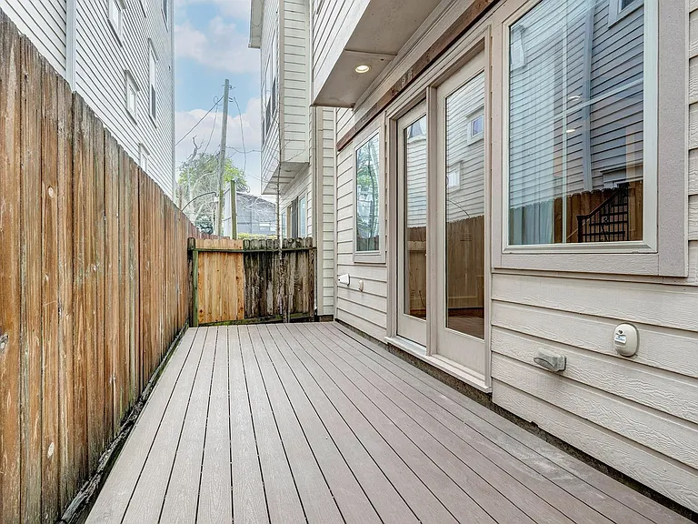 931 W 23rd St #B — Photo 22
