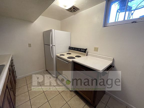 4th image of 1365 Scott Pl #1/2
