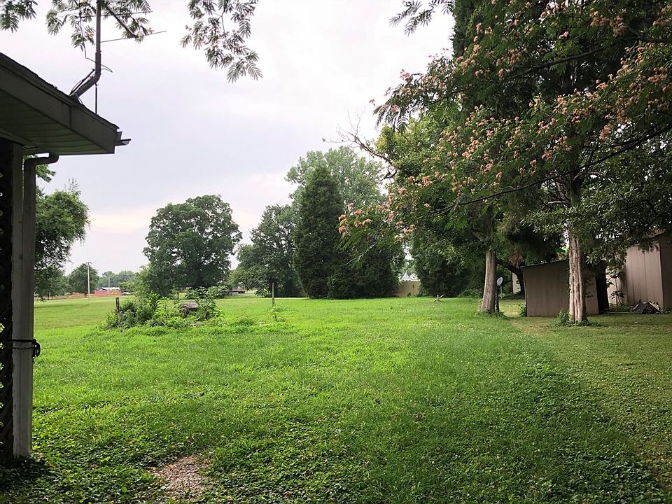 2nd image of 1921 McFarland Ave