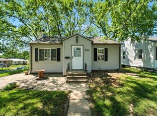 834 Easton Ave, Waterloo, IA 50702