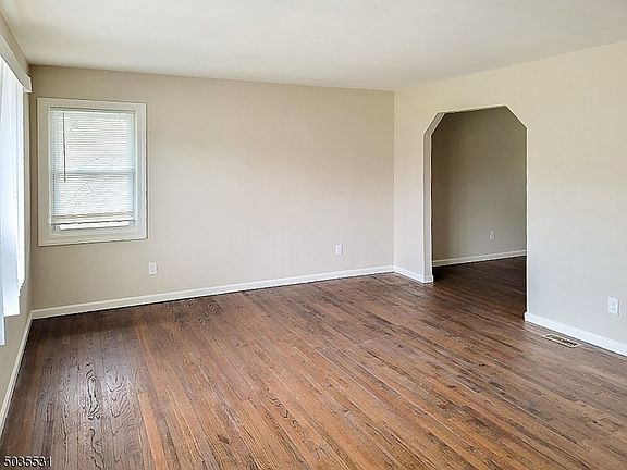 5th image of 328 Durban Ave
