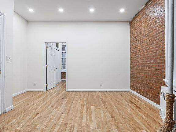 3rd image of 101 Charles St APT 1RE