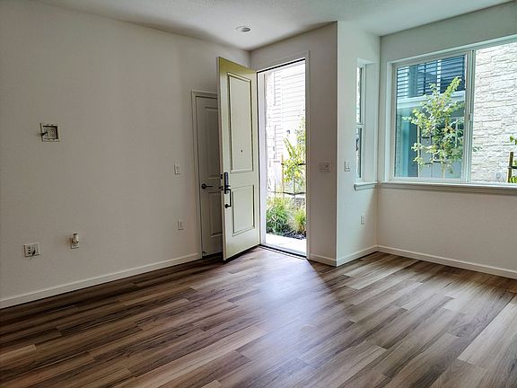 3rd image of 5543 Holly Bay Ave