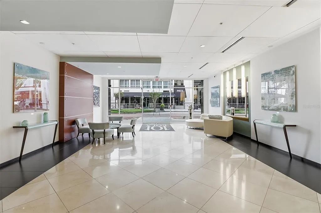 1 bed, 1.0 bath, 644 sqft, $2,100 — Photo 3
