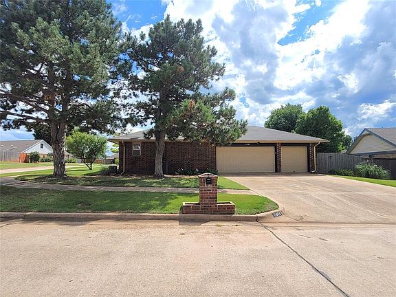 3rd image of 11809 Shroyer Dr