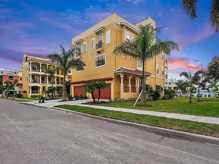 6418 Margarita Shores Ln — Photo 2