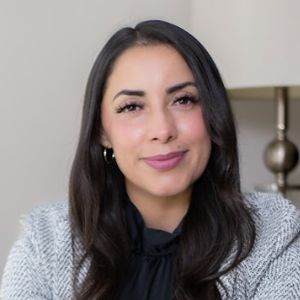 Elva  Robledo