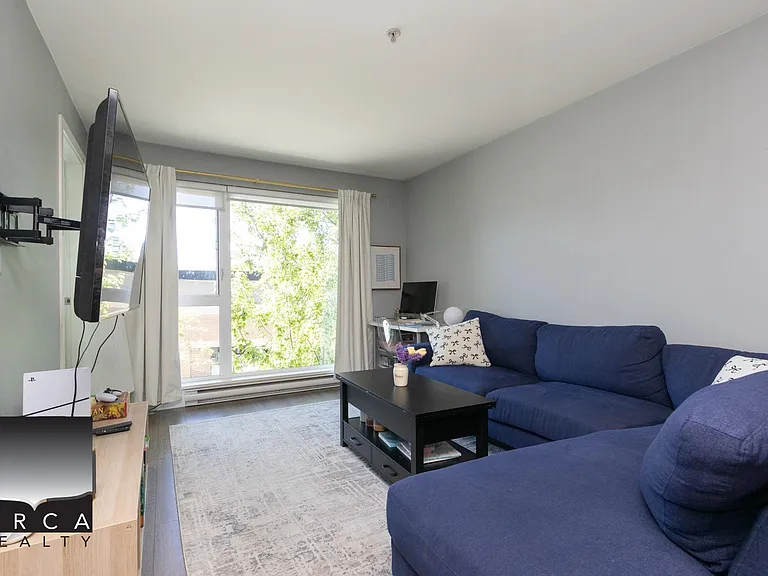 1588 Hastings St E #210 — Photo 2