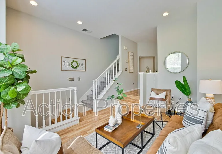 118 Pacchetti Way — Photo 5