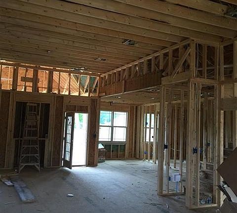 3rd image of 84 Overdale Dr NW