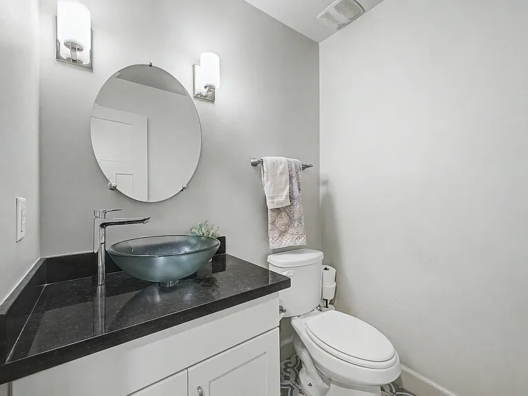 3414 N 44th Pl — Photo 17