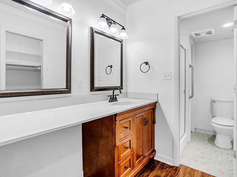 925 Cleveland St #19 — Photo 13