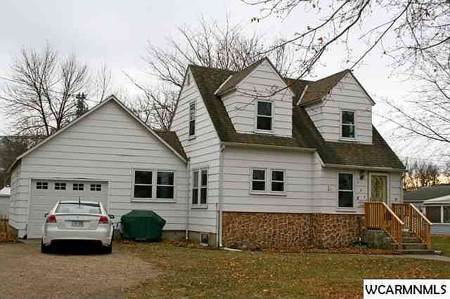 1st image of 705 E Walnut Ave