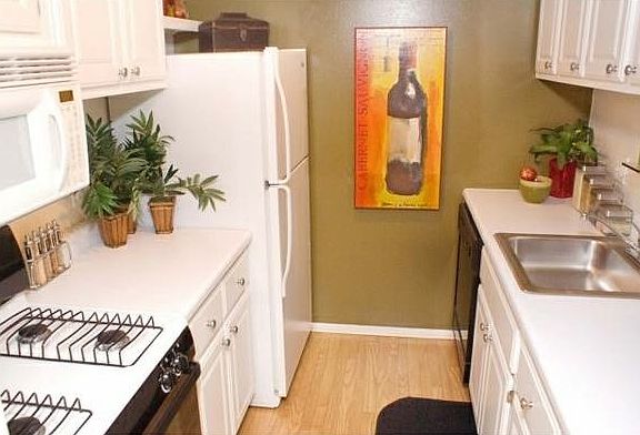 Kitchen (Model Unit)