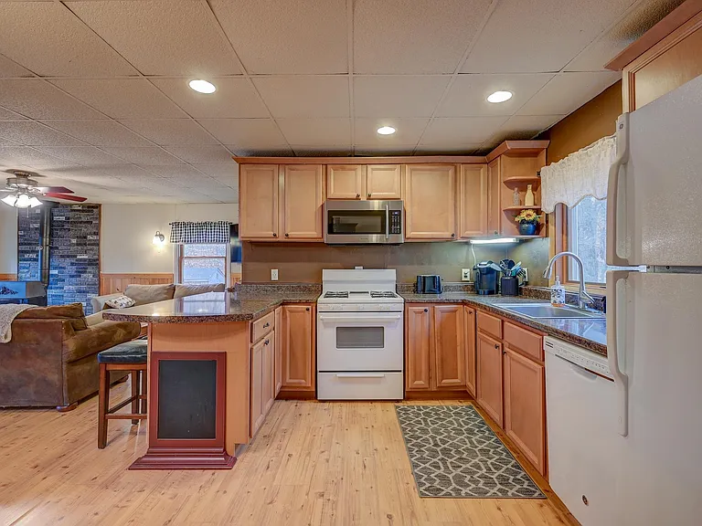 30 Middle Shore Dr — Photo 10